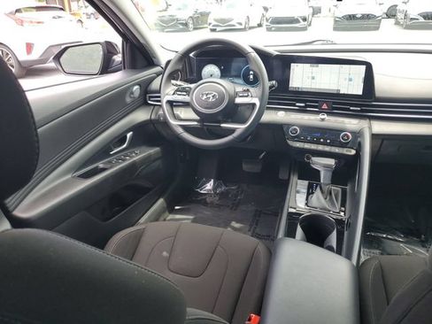 Certified 2023 Hyundai Elantra SEL w/ Convenience Package FWD image 21
