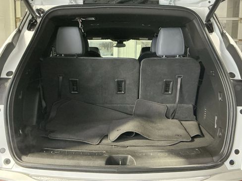 Used 2024 Buick Enclave Essence image 33