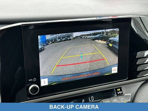 Used 2025 Toyota Camry SE FWD image 20