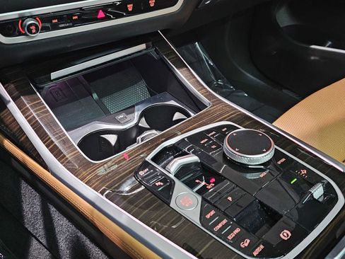 Used 2024 BMW X7 xDrive40i w/ M Sport Package image 17