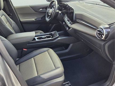 Used 2025 Chevrolet Equinox LT w/ Convenience Package II FWD image 18