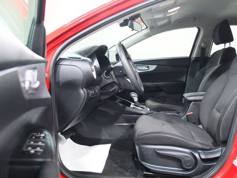 Used 2024 Kia Forte LXS w/ LXS Technology Package FWD image 4