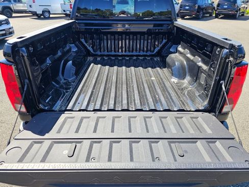 Used 2025 Chevrolet Colorado Trail Boss AWD/4WD image 22