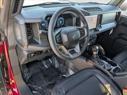 New 2025 Ford Bronco Badlands image 3
