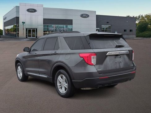 Used 2020 Ford Explorer XLT image 8