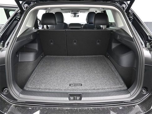 New 2026 Volkswagen Tiguan SE image 12