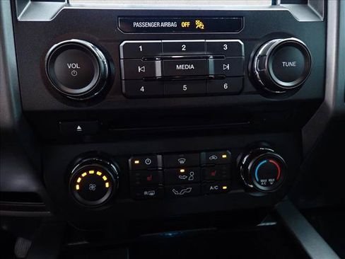 Used 2018 Ford F150 XLT w/ Equipment Group 302A Luxury AWD/4WD image 22