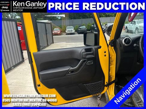 Used 2015 Jeep Wrangler Unlimited Sahara w/ Dual Top Group AWD/4WD image 11