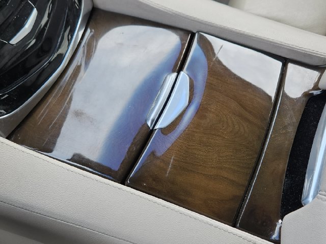 Used 2018 Cadillac Escalade Premium Luxury w/ LPO, Radiant Package AWD/4WD image 19