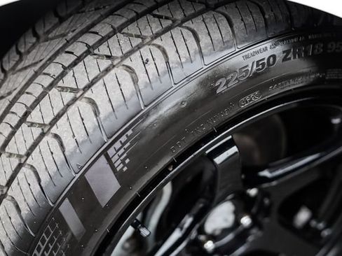 Used 2016 Nissan 370Z Touring RWD image 25