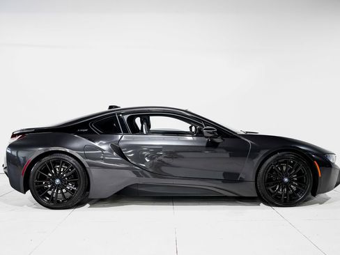 Used 2019 BMW i8 Coupe AWD/4WD image 2