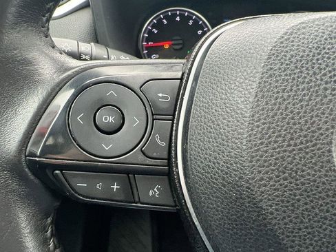 Used 2020 Toyota RAV4 XLE Premium image 20