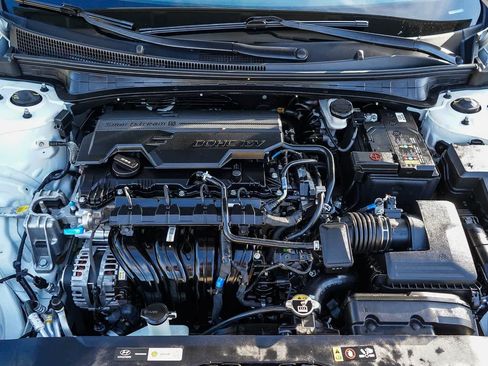 New 2025 Hyundai Elantra Sport image 13