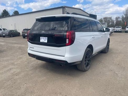 Used 2025 Ford Expedition Platinum w/ Stealth Performance Package AWD/4WD image 4