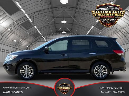 Used 2013 Nissan Pathfinder SV AWD/4WD image 8