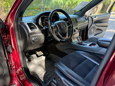 Used 2021 Jeep Grand Cherokee Laredo X RWD image 11