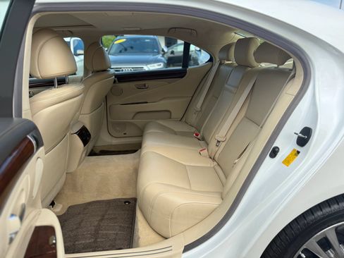 Used 2014 Lexus LS 460 L RWD image 17