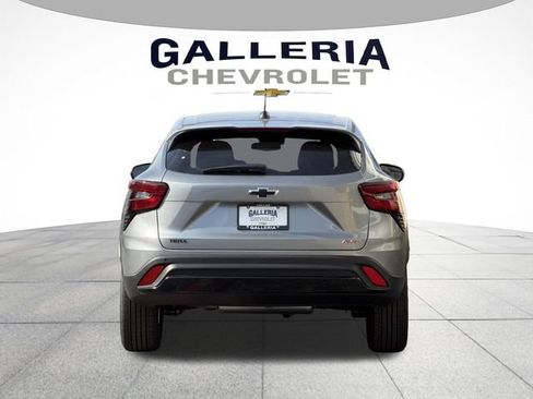 New 2026 Chevrolet Trax RS w/ Sunroof Package FWD image 6