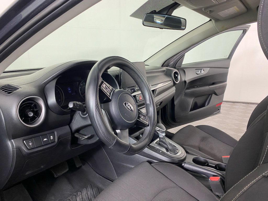 Used 2019 Kia Forte LXS FWD image 2