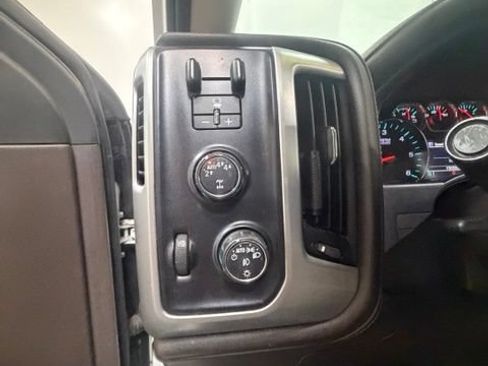 Used 2018 GMC Sierra 1500 SLT AWD/4WD image 19