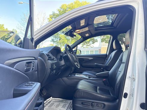 Used 2023 Honda Passport TrailSport image 17