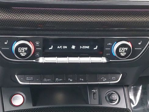 Used 2023 Audi SQ5 Prestige w/ Prestige Package image 28