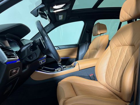 Used 2023 BMW X5 M50i w/ Climate Comfort Package image 5