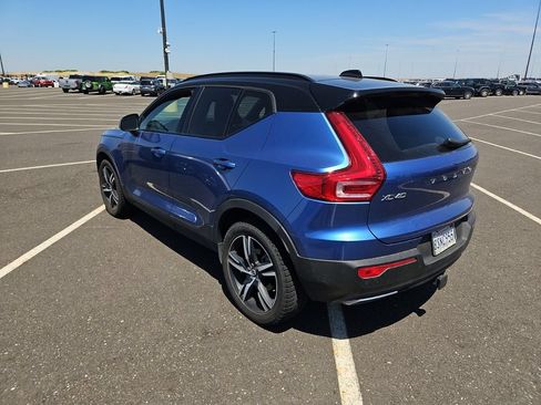 Used 2020 Volvo XC40 T5 R-Design AWD/4WD image 2