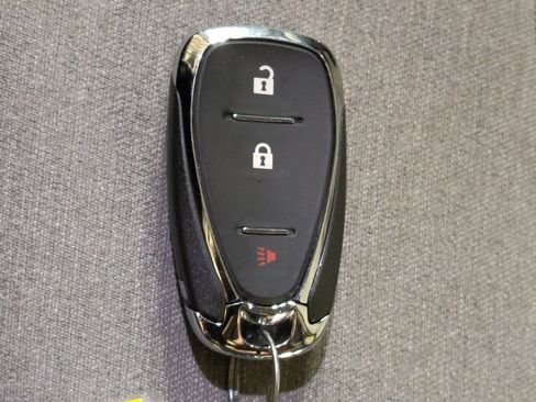 Used 2022 Chevrolet Equinox LS image 32