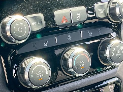 New 2026 RAM 2500 Big Horn AWD/4WD image 19