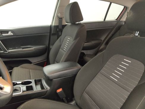 Used 2022 Kia Sportage LX w/ LX FWD Value Edition Package image 17
