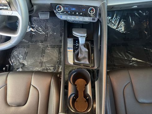 Used 2025 Hyundai Elantra Limited image 42