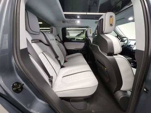 Used 2023 Rivian R1T Adventure image 24