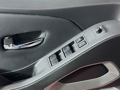 Used 2022 Nissan Frontier SV image 15