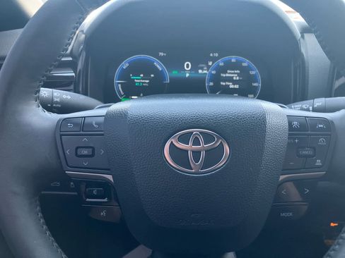 Used 2025 Toyota Camry XSE image 15