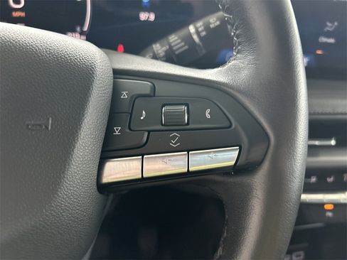 Used 2025 Cadillac XT4 Premium Luxury image 19