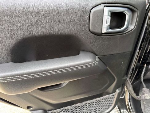 Used 2023 Jeep Wrangler Unlimited Sahara w/ Cold Weather Group image 13