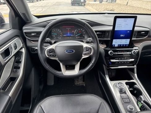 Used 2023 Ford Explorer Limited w/ Limited Technology Package AWD/4WD image 19