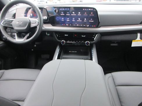 New 2026 Chevrolet Suburban Z71 w/ Comfort Package image 17