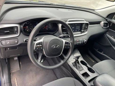 Used 2020 Kia Sorento LX AWD/4WD image 24