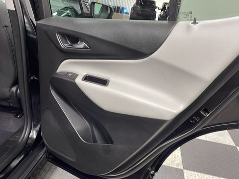 Used 2020 Chevrolet Equinox LS w/ LS Convenience Package FWD image 14