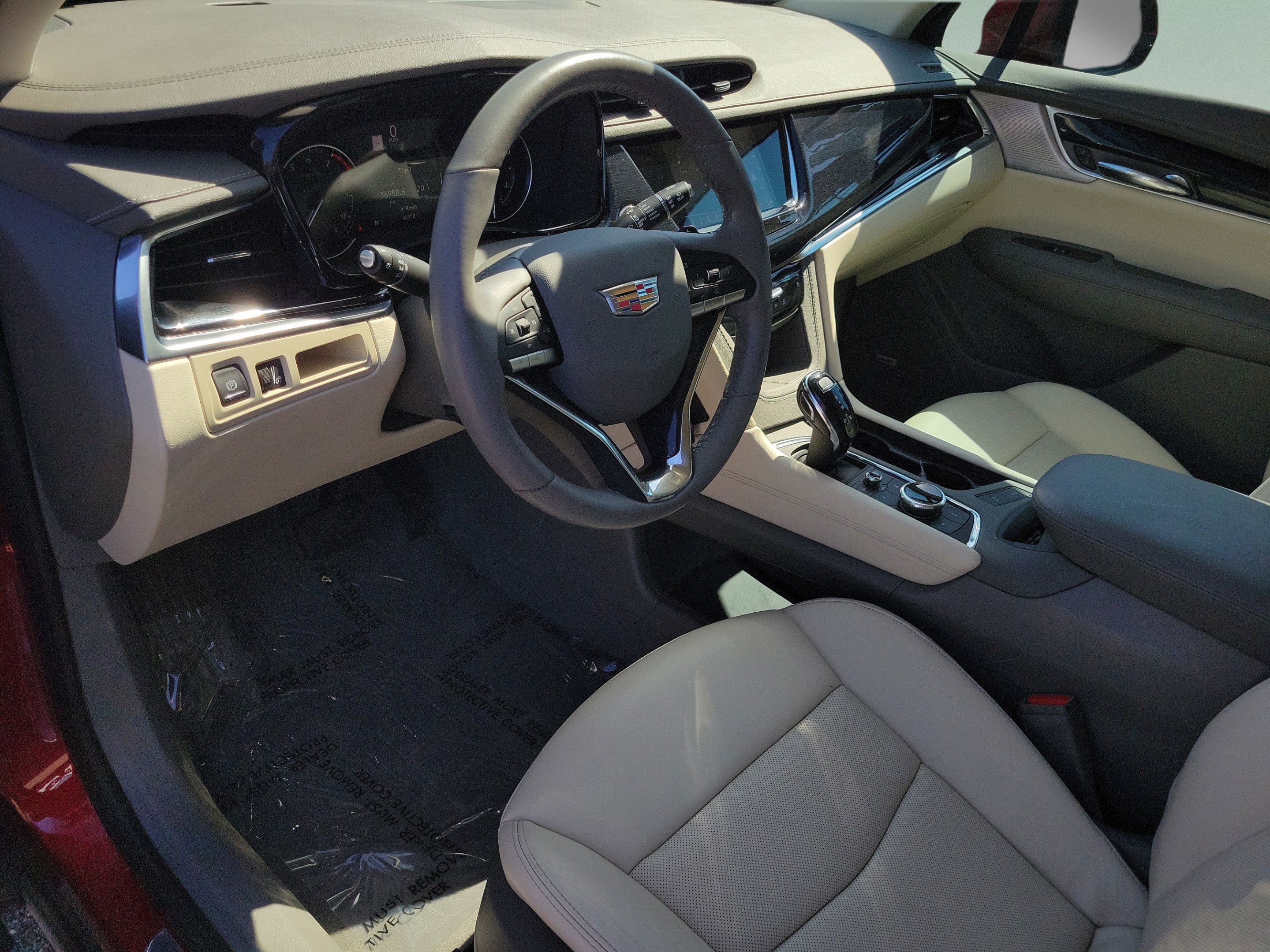 Used 2024 Cadillac XT6 Premium Luxury FWD image 19
