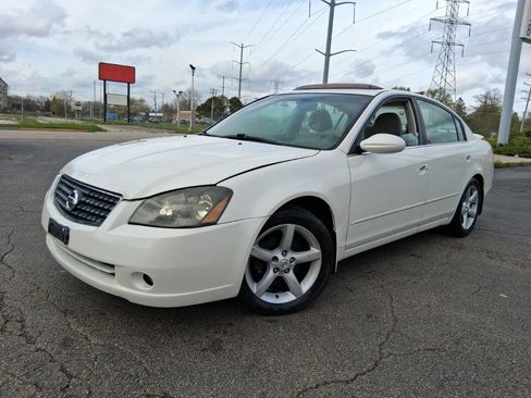 Used 2005 Nissan Altima 3.5 SE w/ (M01) Sport Pkg FWD image 1