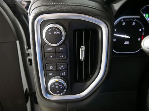 Used 2022 GMC Sierra 2500 Denali AWD/4WD image 26