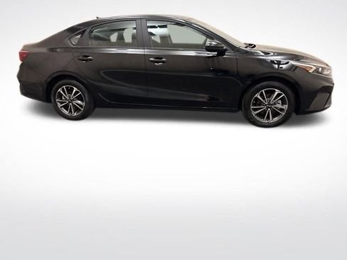 Certified 2024 Kia Forte LXS FWD image 4