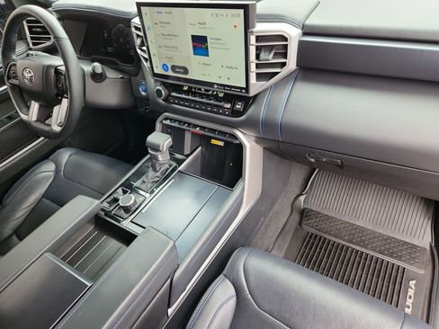 Used 2024 Toyota Sequoia Platinum AWD/4WD image 17