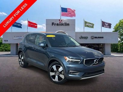 Used 2021 Volvo XC40 T5 Momentum w/ Premium Package