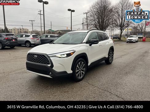 Certified 2025 Toyota Corolla Cross XLE image 1