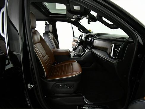 Used 2024 GMC Sierra 3500 Denali Ultimate image 23