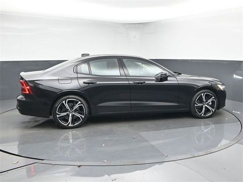 Used 2024 Volvo S60 B5 Ultimate image 8